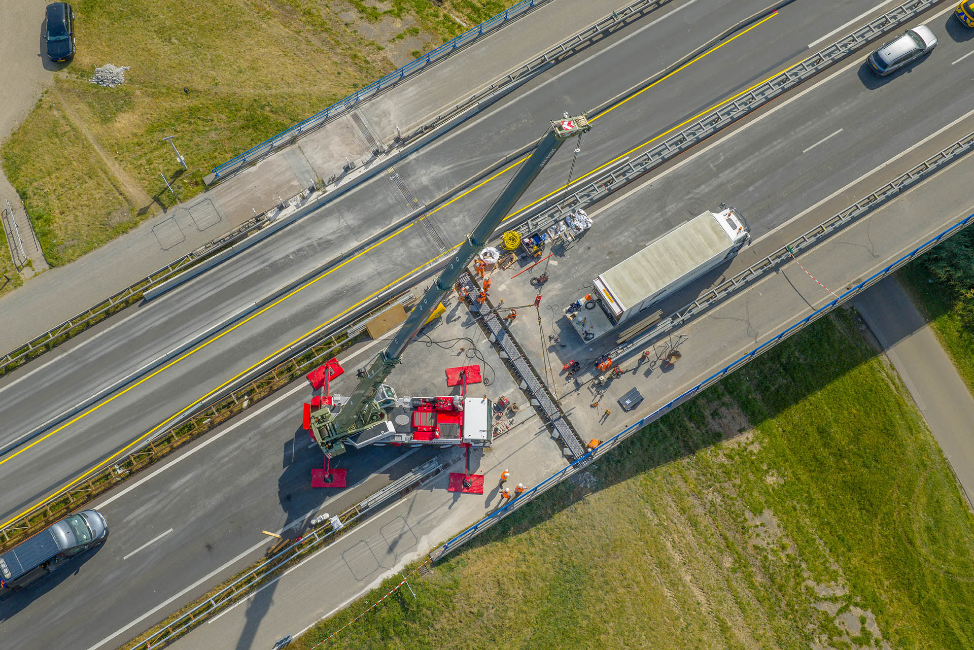 Dronefoto van industrieel terrein voor technische inspectie
